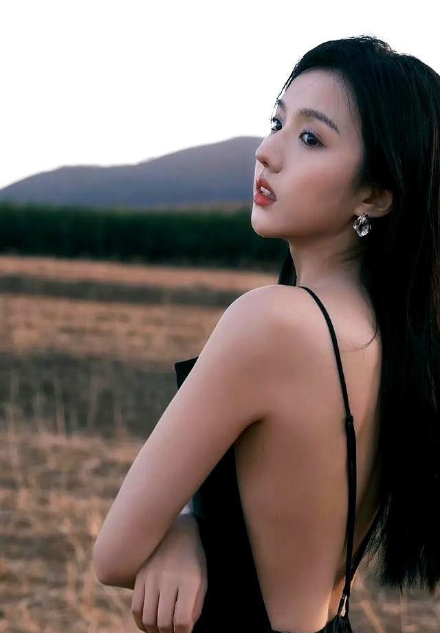 苏晓彤活力写真