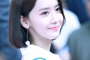 林允儿如何成为韩国顶流女星？17岁出道至今风采依旧