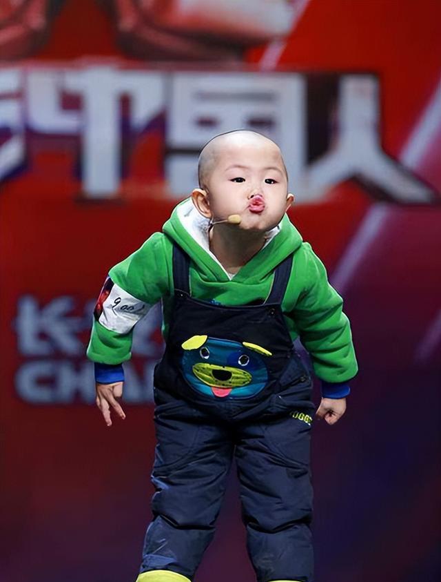 张峻豪表演照