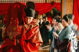 《九重紫》热播：孟子义李昀锐CP感爆棚，吻戏引热议