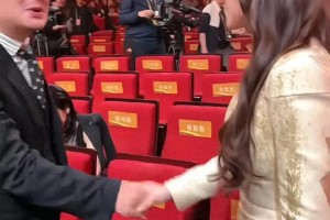 沈腾马丽关晓彤爆笑互动，2025首个名场面诞生