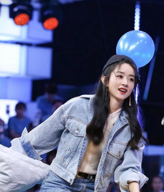 赵丽颖抹胸设计细节