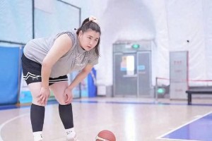 女篮李月汝与刘禹彤：身高择偶与球场表现对比