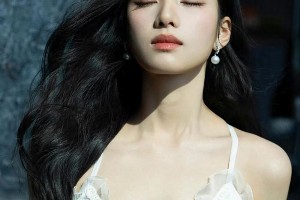 张婧仪自然美解析：璞玉光泽与独特气质