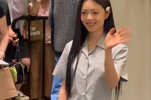 赵今麦身材比例引热议，路人视角真实状态曝光